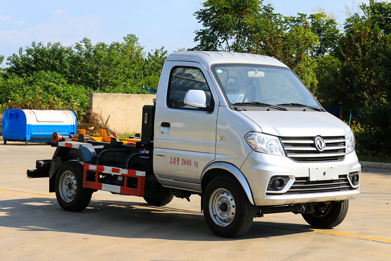 東風(fēng)小康勾臂垃圾車（后單輪）3方生活垃圾箱