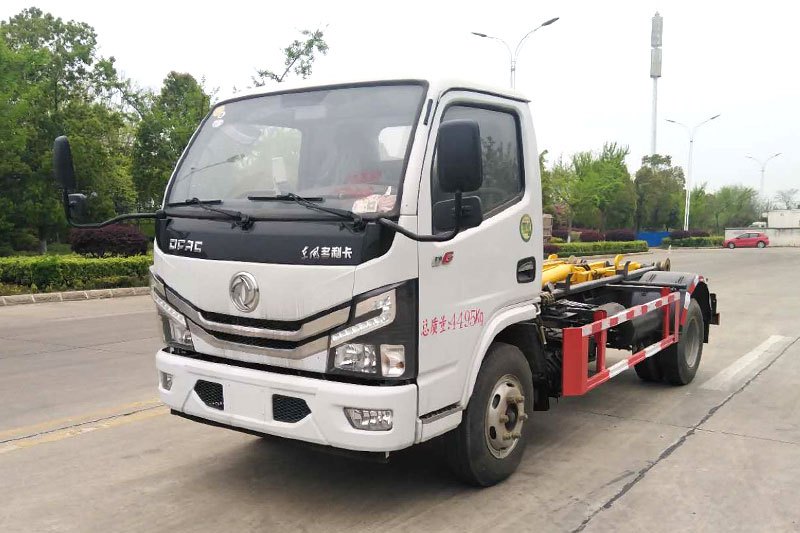 東風(fēng)小多利卡勾臂垃圾車（藍牌） 5方