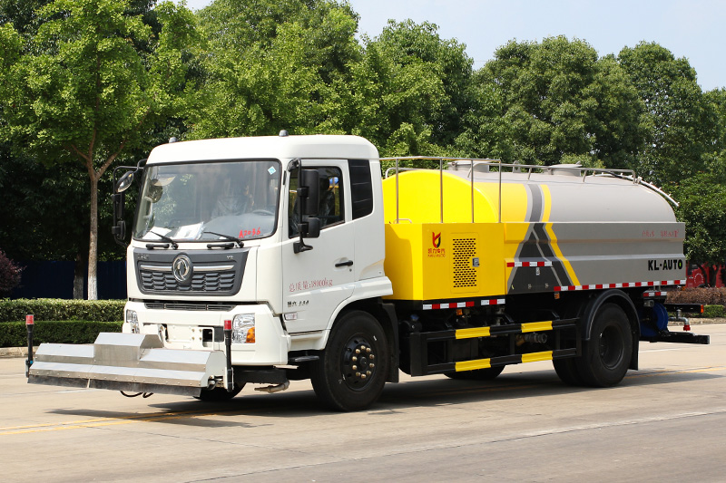 東風(fēng)天錦路面清洗車(chē)（帶副發(fā)） 9.3方